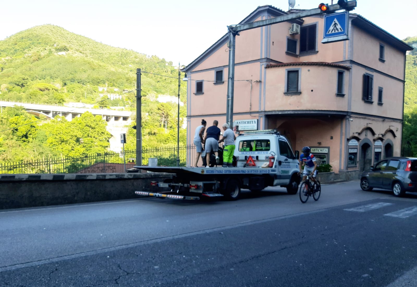 Cava de' Tirreni, ancora un incidente tra auto e moto sulla SS 18 ...