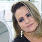 specchio donna empatia sorriso