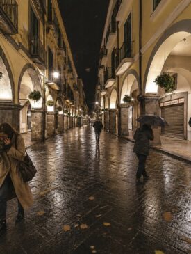 portici di cava con vento