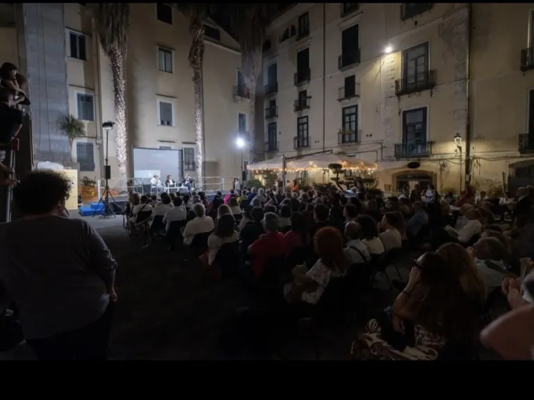 Aspettando il Festival, un tuffo nelle letture che riportano gli Squallor in piazza Pomona