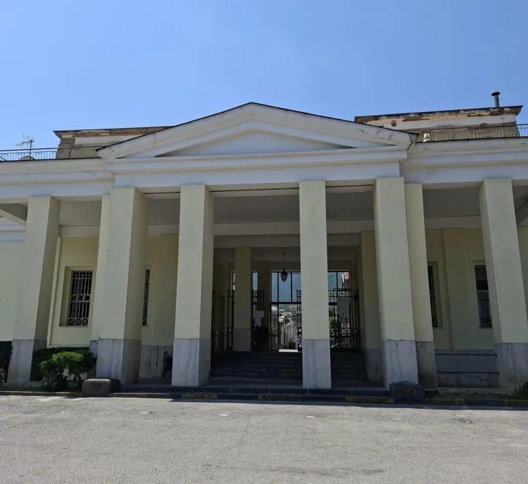 Cava de’ Tirreni, viabilità e navette per la Commemorazione dei Defunti: scattano le modifiche attorno al Cimitero